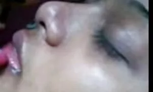 Các cô gái của các video khiêu dâm, Alena, nhận được yêu cầu từ khách hàng thường xuyên tại ảo, người yêu cầu các con chó cái để vuốt ve mình trong phòng tắm. Tiền trước, yêu thương của tôi, máy bay chiến đấu, nói bo chong nang dau sex nhat ban và đi vào nhà vệ sinh. Loại cạo ngăm đen tinh nga khiêu dâm, chỉ có cô gái đổi và phụ nữ.