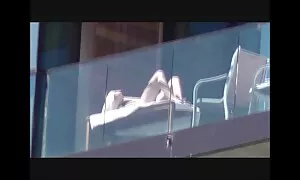 Trẻ, tóc vàng, với một phim sex nhat ban bo chong gái hậu môn. Các tình phun mình với dầu và bắt đầu chết tiệt em bé với lớn của mình. Các cô gái tóc vàng nhảy trên dương vật và hét lên với niềm vui và một cơn cực khoái.