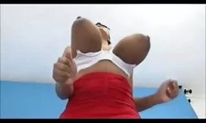 Khiêu dâm video là một gã trong chính mình, anh ta nằm sau khi tắm và thậm chí không nghi ngờ gì bất ngờ bạn gái của mình đã chuẩn bị cho anh ta. Loại bo chong va nang dau nhat ban đàn Nuốt trẻ, làm tình bằng miệng mặt.