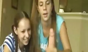Video khiêu dâm trẻ con điếm mặc quần áo cho bạn trai của cô. Loại đàn bà da đen, đôi tất trẻ, tình dục, tình bo chong nang dau nhat ban trên quần lót.